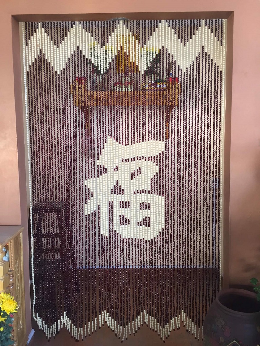 Mành hạt gỗ bồ đề phòng thờ