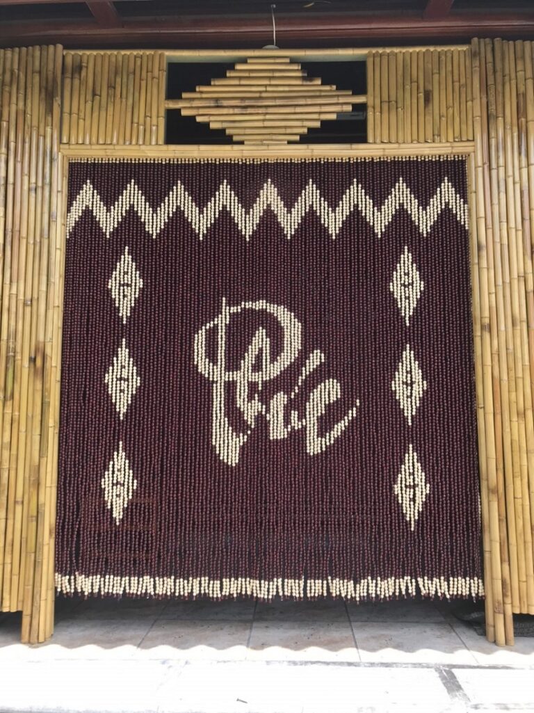Mành hạt gỗ chữ Phúc