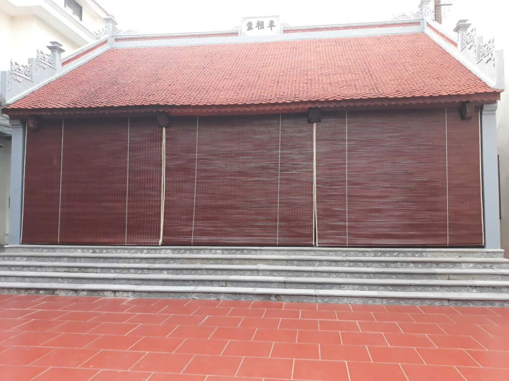 Mành trúc ngoài trời Sơn màu nâu gụ cho nhà thờ