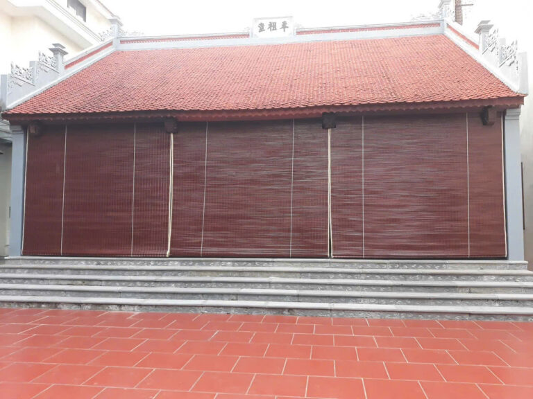 Mành trúc ngoài trời Sơn màu nâu gụ cho nhà thờ