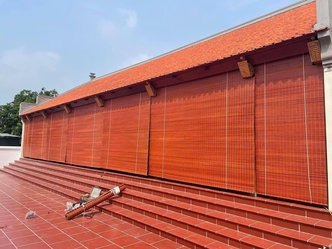 Mành tre trúc cho ban công biệt thự nhìn tổng thể