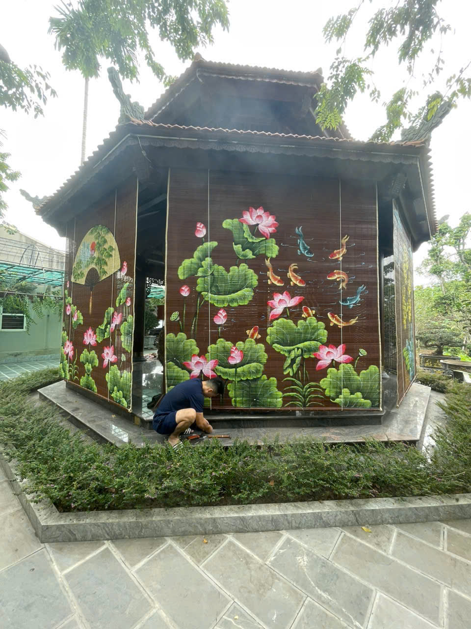 Mành trúc in tranh hoa sen - mẫu Sen Ngọc Bình An - Phong Vũ